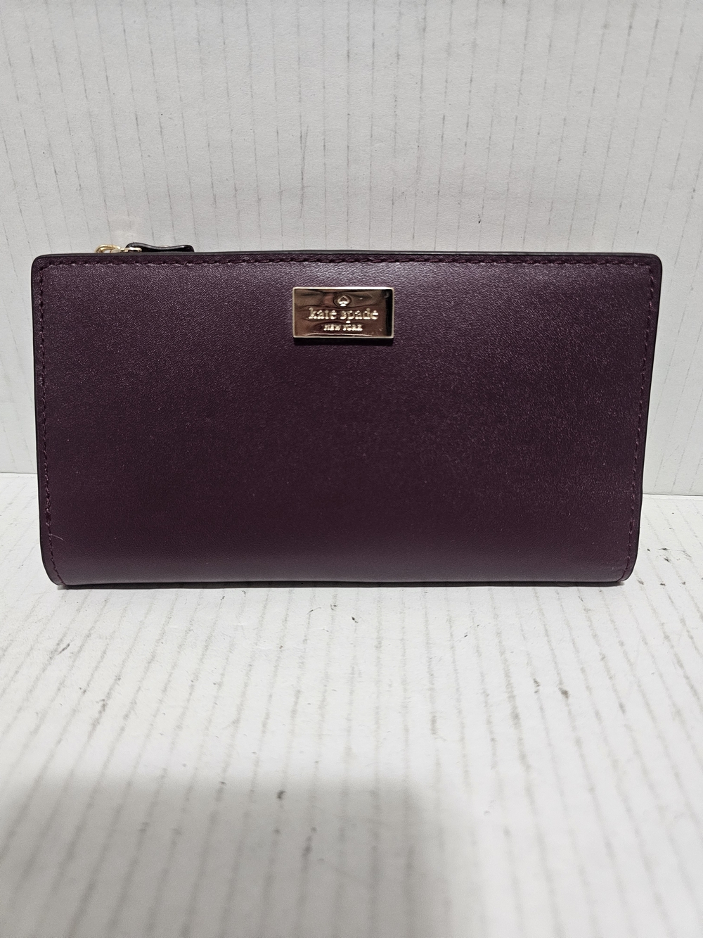 Kate Spade NY Plum Purple Bifold Smooth Leather Wallet ID Holder Coin Case